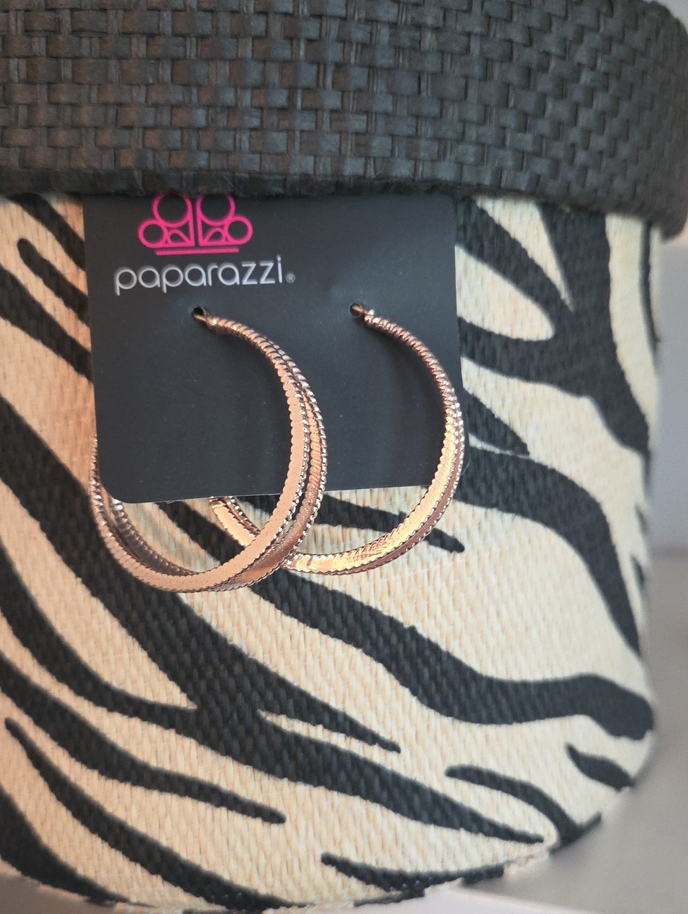 🎀Paparazzi Rose Gold Twisted Edge Hoop Earrings